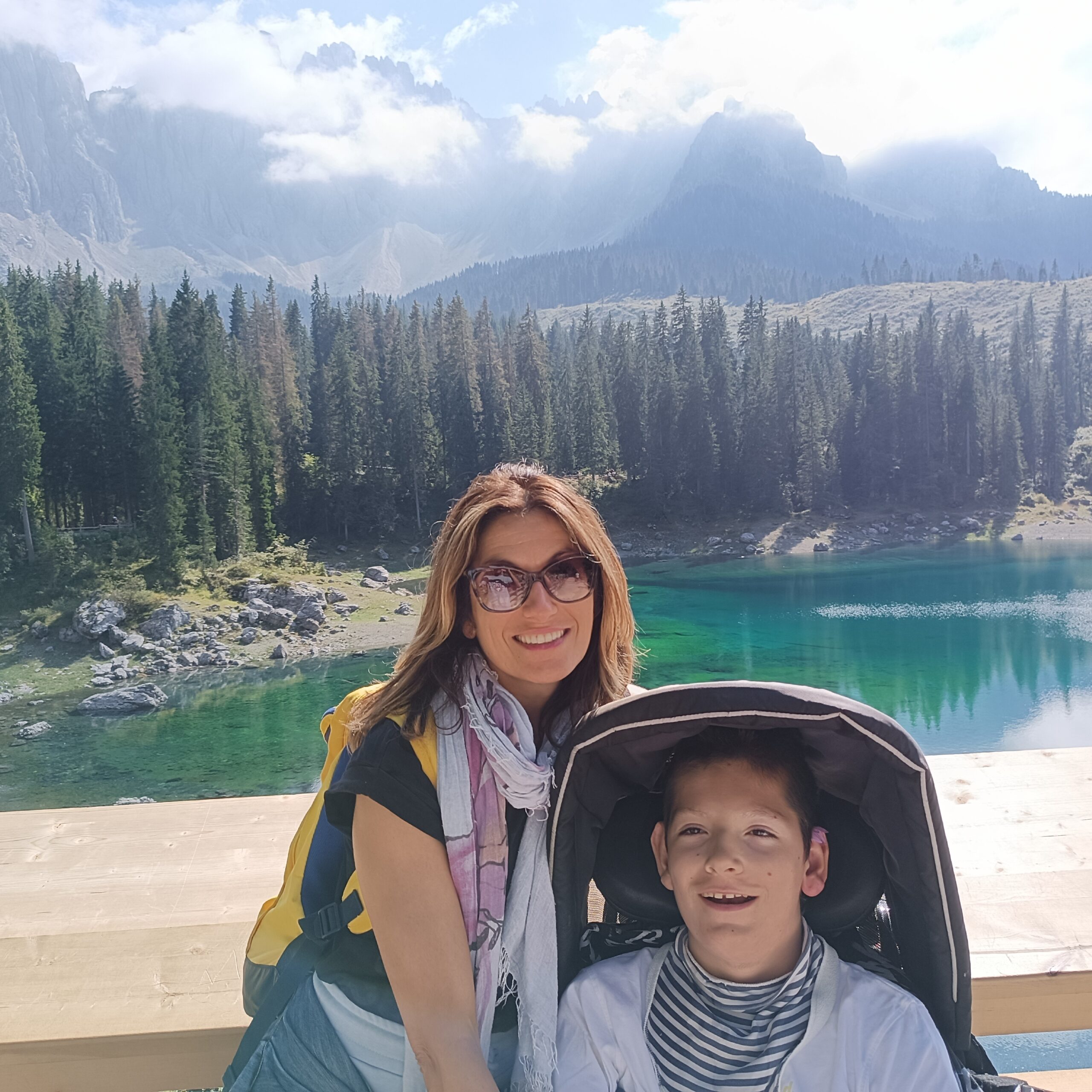 Foto di mamma Giorgia e il figlio Leo, affetto dalla singrome di Allan-Herndon-Dudley (AHDS)